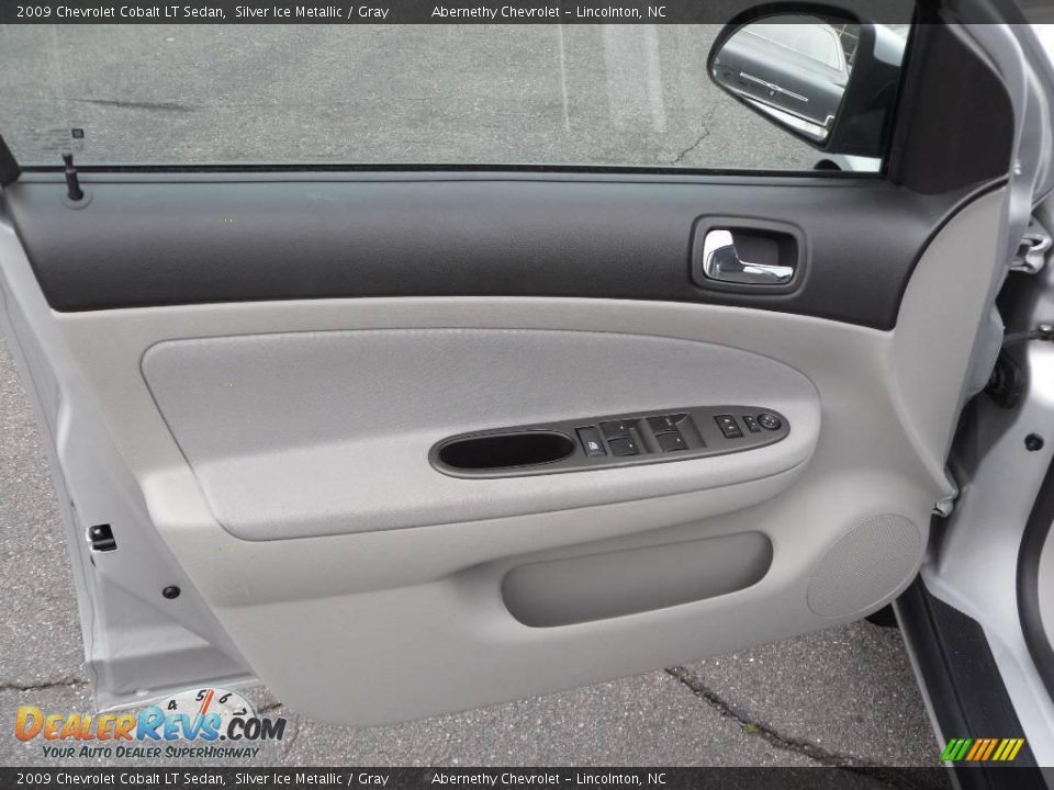 2009 Chevrolet Cobalt LT Sedan Silver Ice Metallic / Gray Photo #9