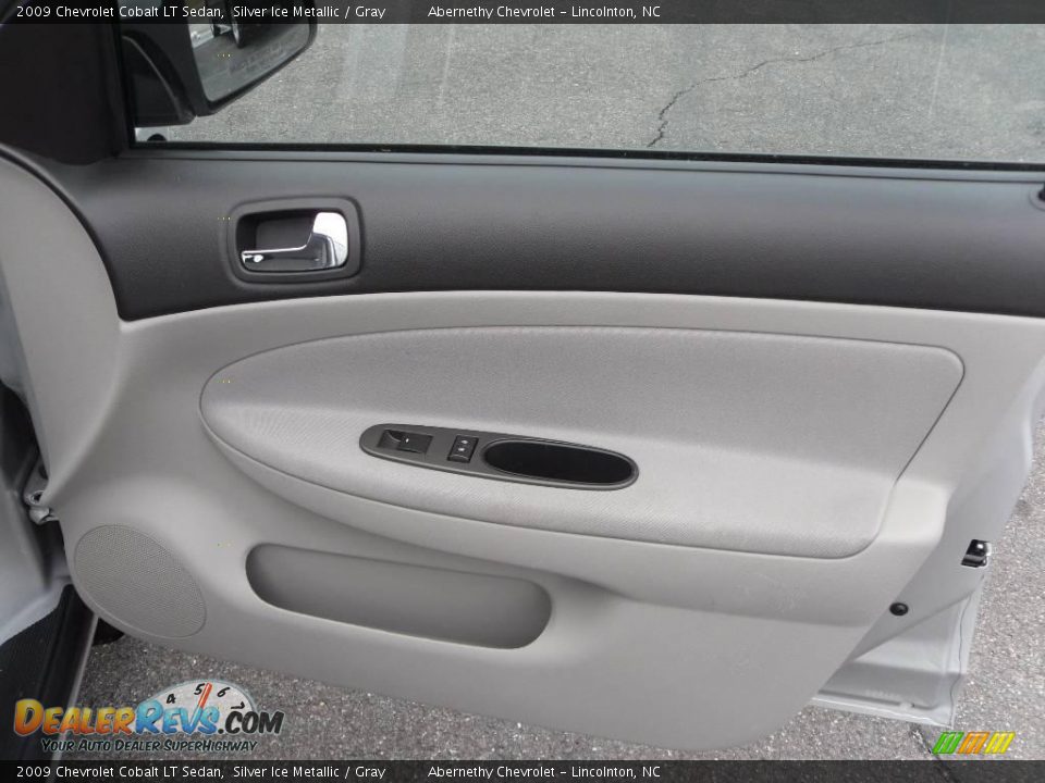 2009 Chevrolet Cobalt LT Sedan Silver Ice Metallic / Gray Photo #19