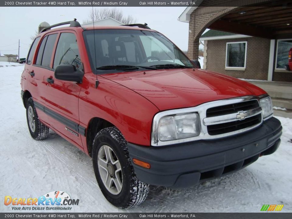 2003 Chevrolet Tracker 4WD Hard Top Wildfire Red / Medium Gray Photo #2