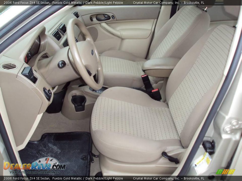 2006 Ford Focus ZX4 SE Sedan Pueblo Gold Metallic / Dark Pebble/Light Pebble Photo #4