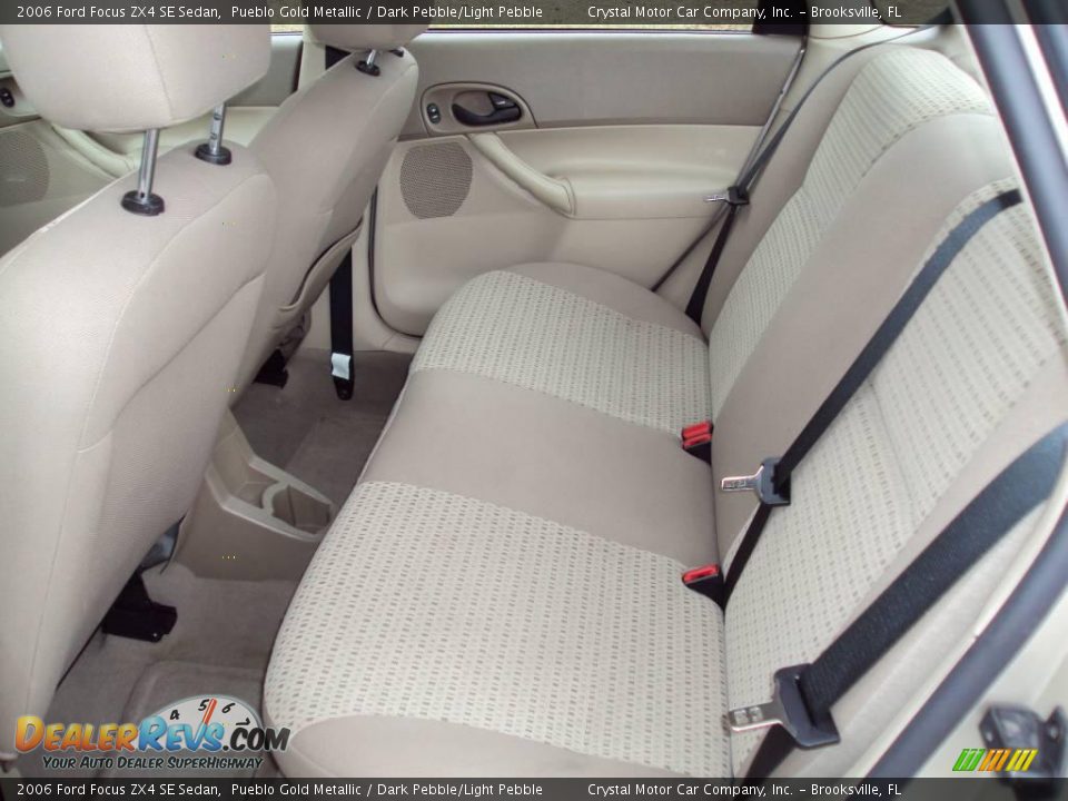 2006 Ford Focus ZX4 SE Sedan Pueblo Gold Metallic / Dark Pebble/Light Pebble Photo #5
