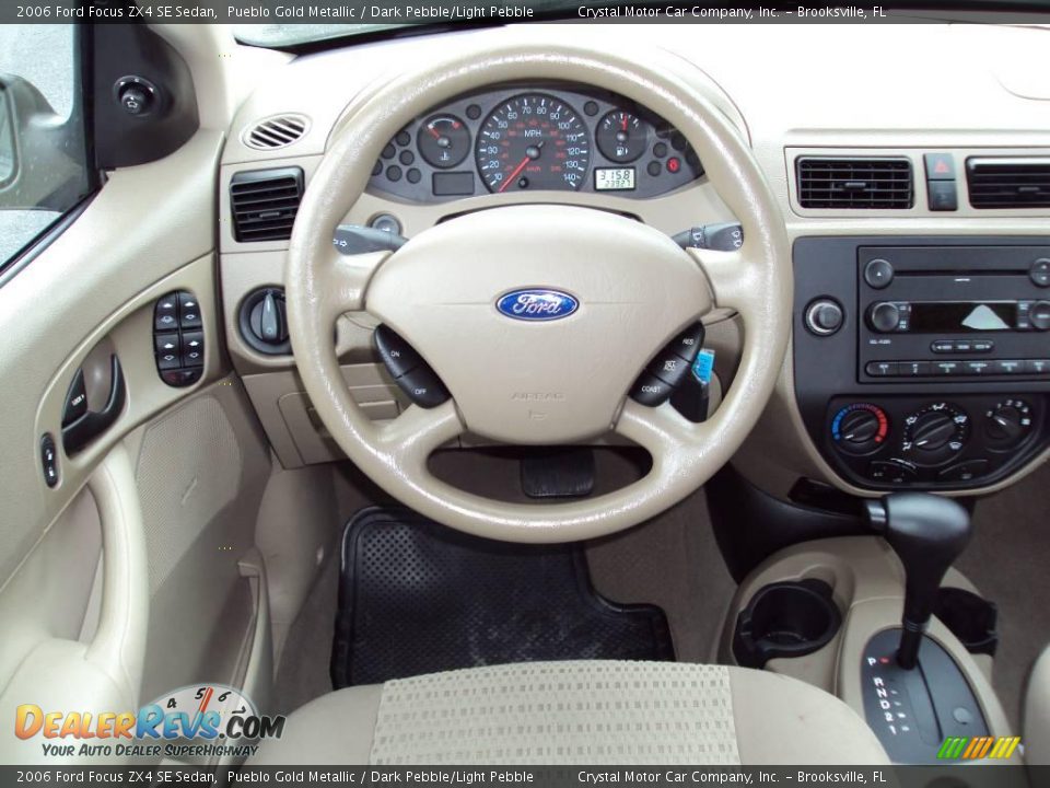 2006 Ford Focus ZX4 SE Sedan Pueblo Gold Metallic / Dark Pebble/Light Pebble Photo #6