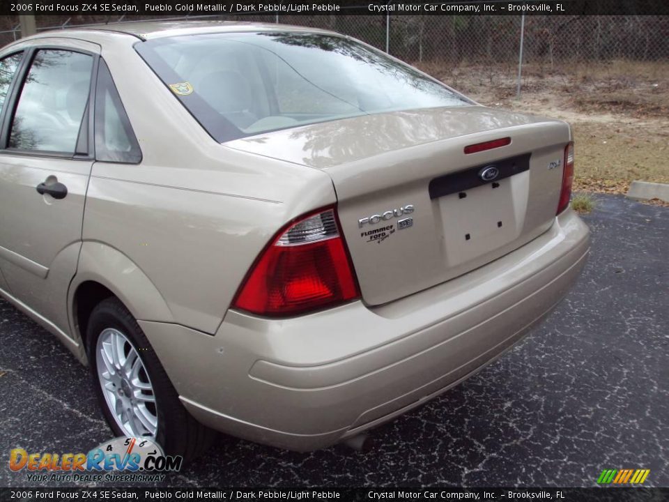 2006 Ford Focus ZX4 SE Sedan Pueblo Gold Metallic / Dark Pebble/Light Pebble Photo #7