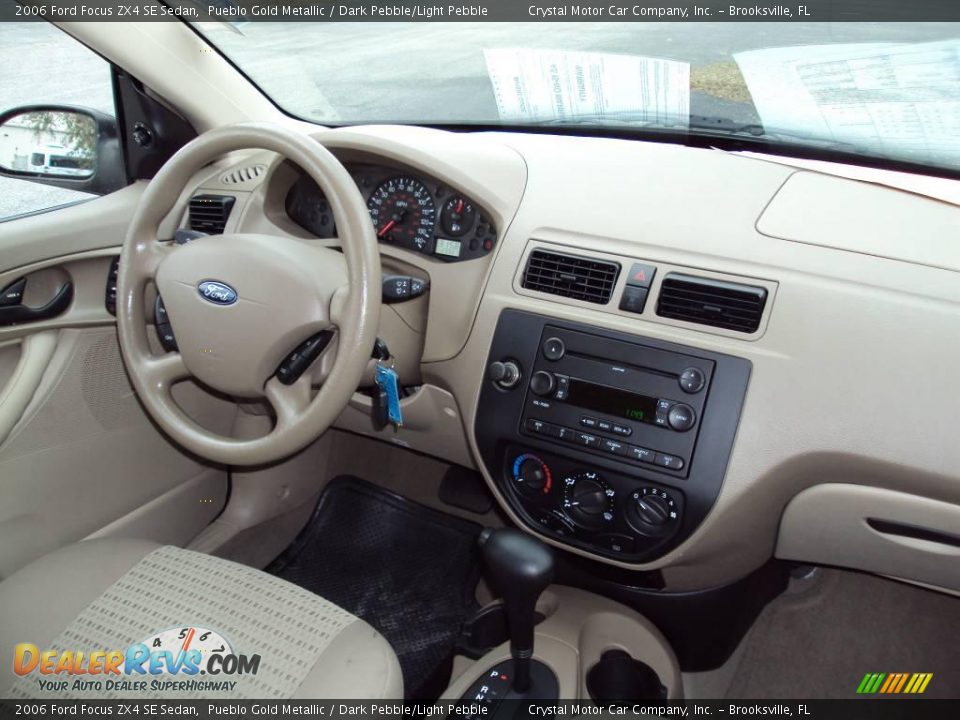 2006 Ford Focus ZX4 SE Sedan Pueblo Gold Metallic / Dark Pebble/Light Pebble Photo #11