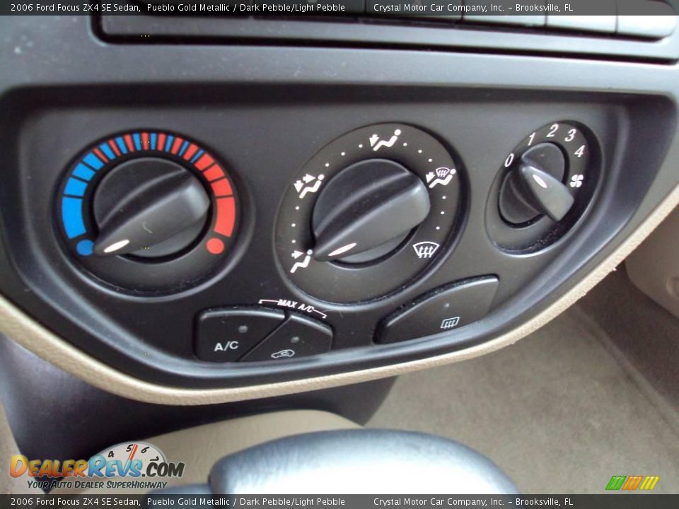 2006 Ford Focus ZX4 SE Sedan Pueblo Gold Metallic / Dark Pebble/Light Pebble Photo #20