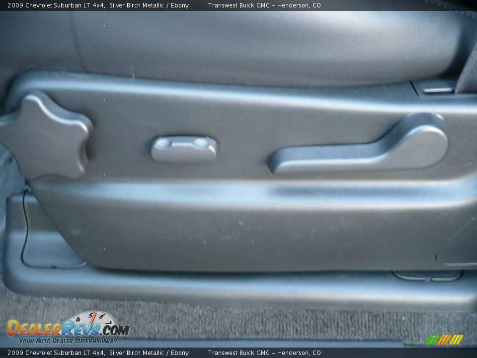 2009 Chevrolet Suburban LT 4x4 Silver Birch Metallic / Ebony Photo #19