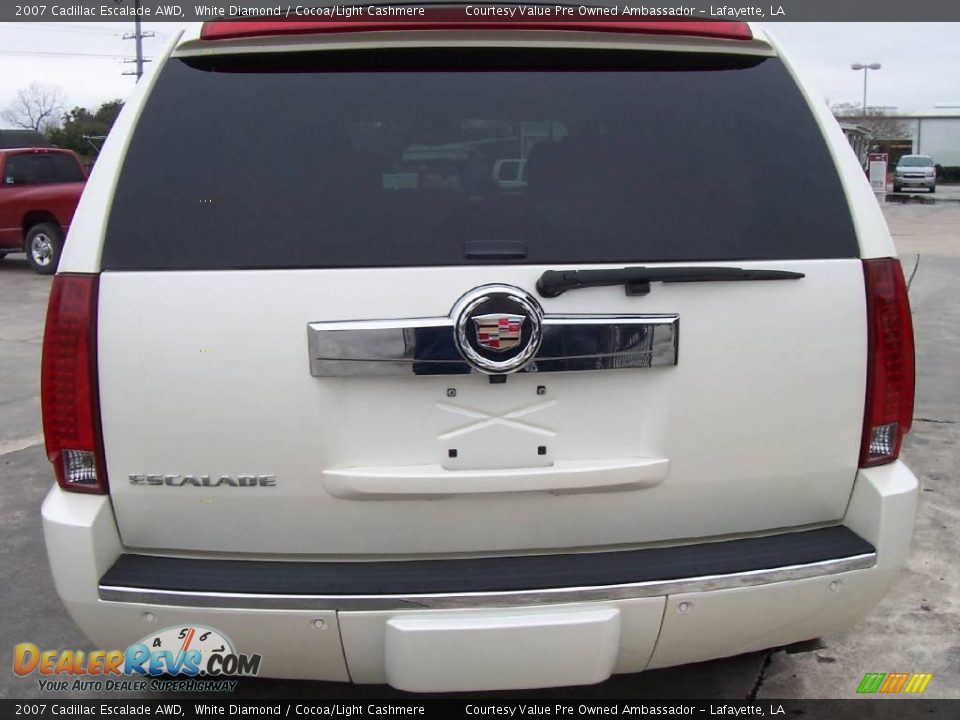2007 Cadillac Escalade AWD White Diamond / Cocoa/Light Cashmere Photo #4