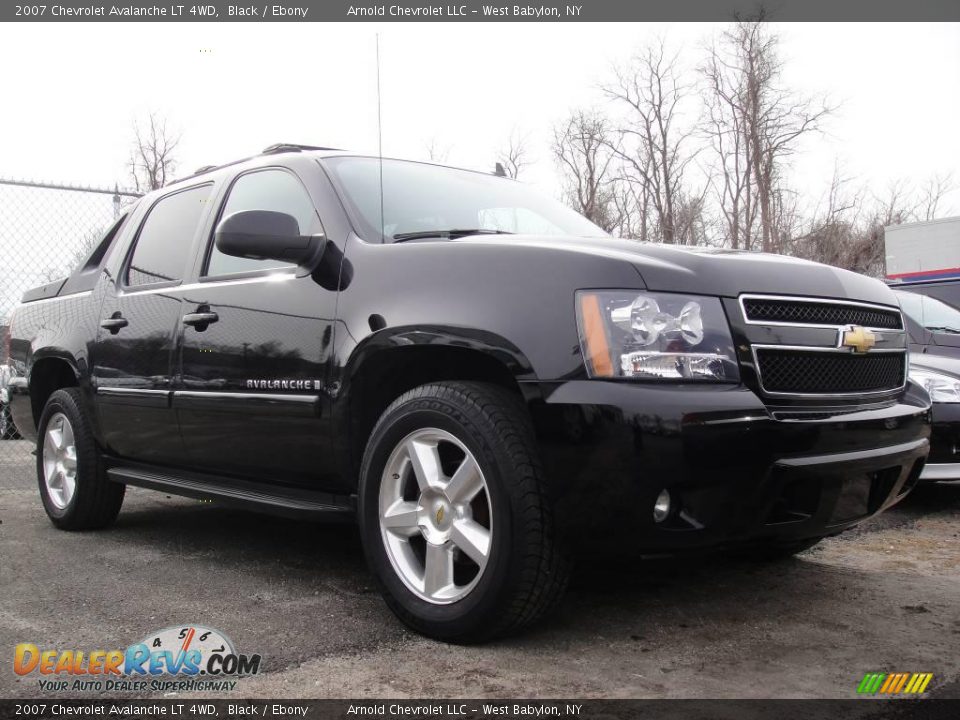 2007 Chevrolet Avalanche LT 4WD Black / Ebony Photo #2