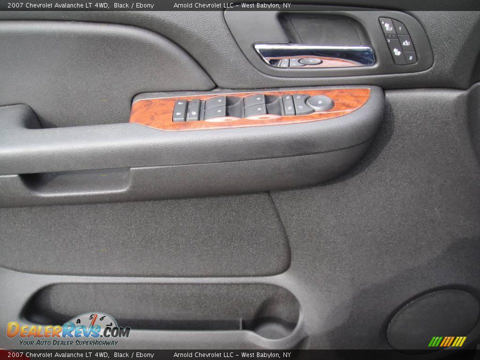 2007 Chevrolet Avalanche LT 4WD Black / Ebony Photo #6