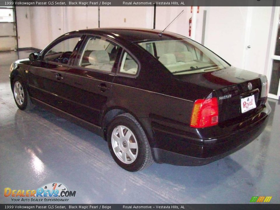1999 Volkswagen Passat GLS Sedan Black Magic Pearl / Beige Photo #4