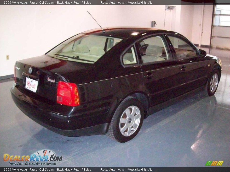 1999 Volkswagen Passat GLS Sedan Black Magic Pearl / Beige Photo #6