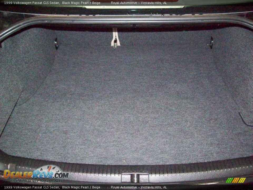 1999 Volkswagen Passat GLS Sedan Black Magic Pearl / Beige Photo #22