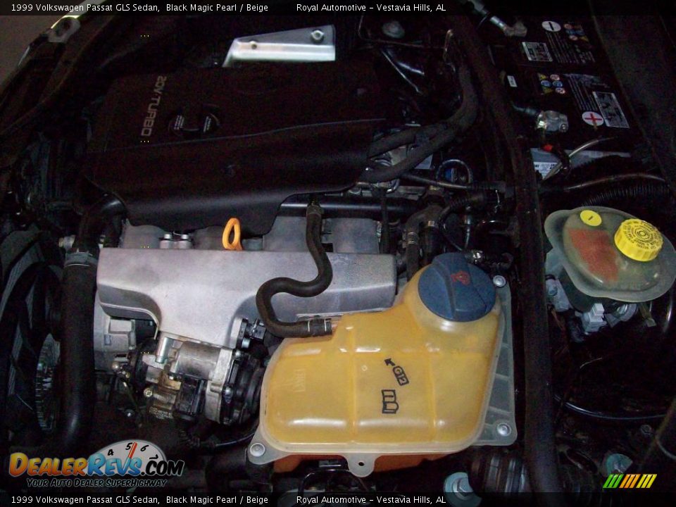 1999 Volkswagen Passat GLS Sedan Black Magic Pearl / Beige Photo #30