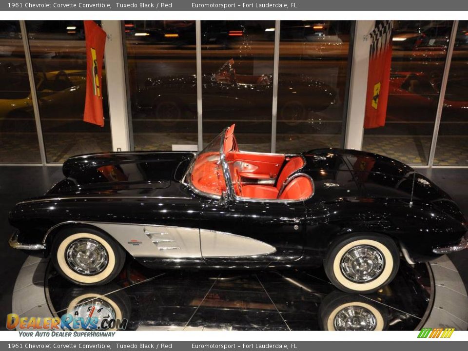 1961 Chevrolet Corvette Convertible Tuxedo Black / Red Photo #12