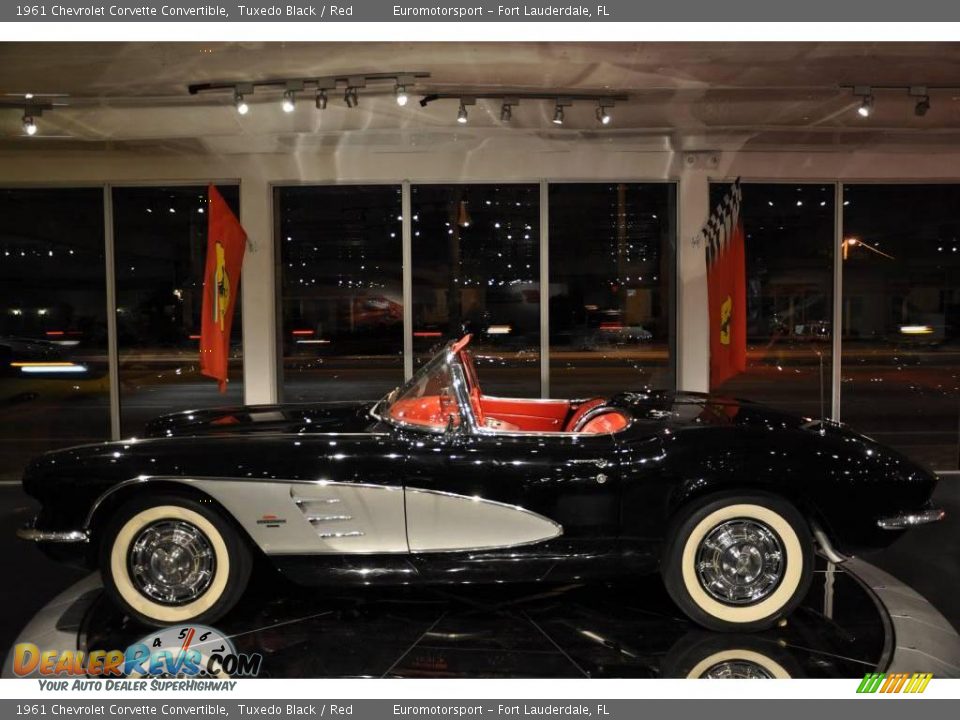 1961 Chevrolet Corvette Convertible Tuxedo Black / Red Photo #16