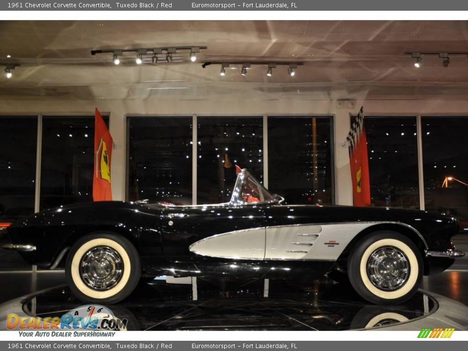 1961 Chevrolet Corvette Convertible Tuxedo Black / Red Photo #23