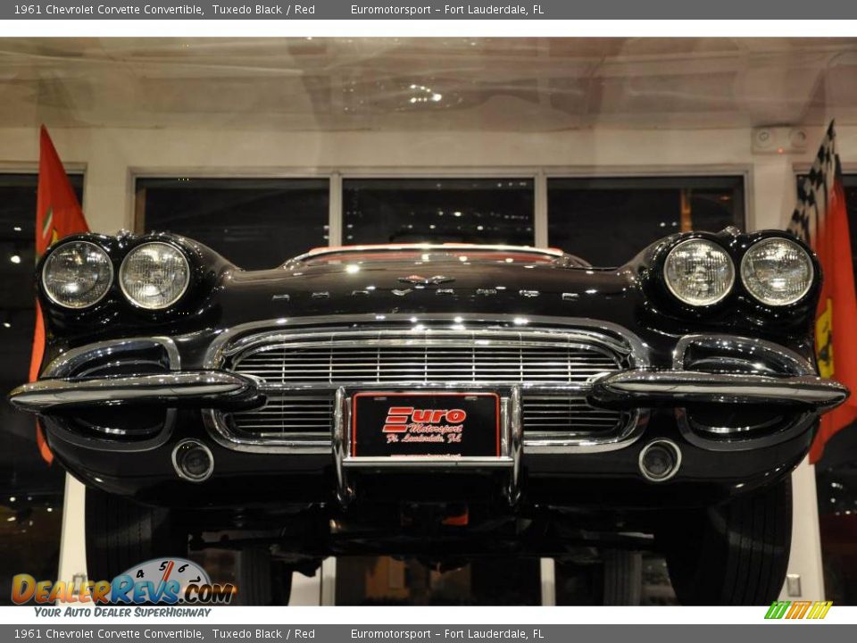 1961 Chevrolet Corvette Convertible Tuxedo Black / Red Photo #26