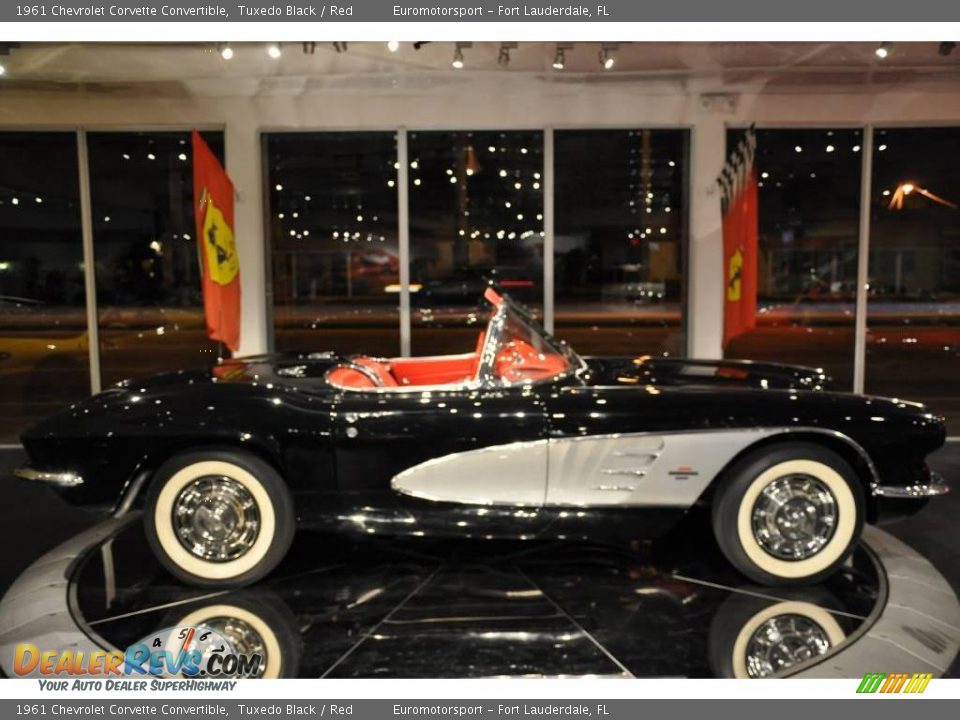 1961 Chevrolet Corvette Convertible Tuxedo Black / Red Photo #28