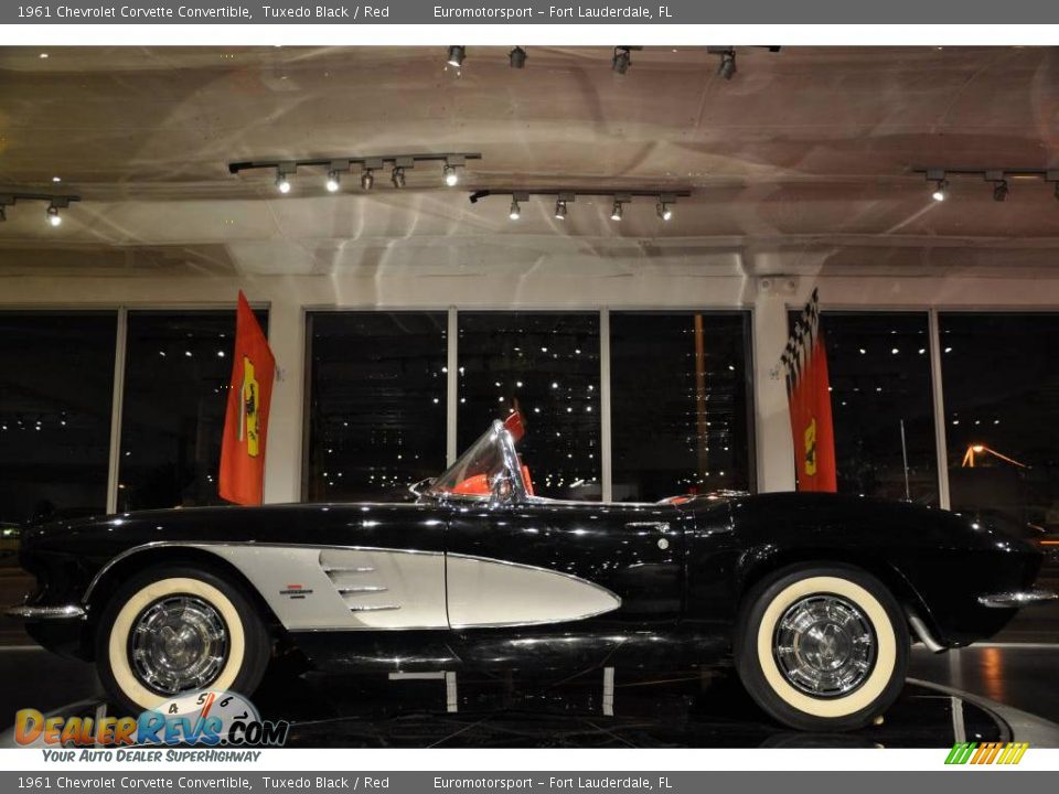 1961 Chevrolet Corvette Convertible Tuxedo Black / Red Photo #30