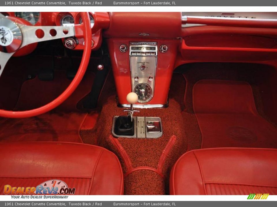 1961 Chevrolet Corvette Convertible Tuxedo Black / Red Photo #32