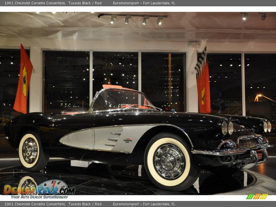 1961 Chevrolet Corvette Convertible Tuxedo Black / Red Photo #38