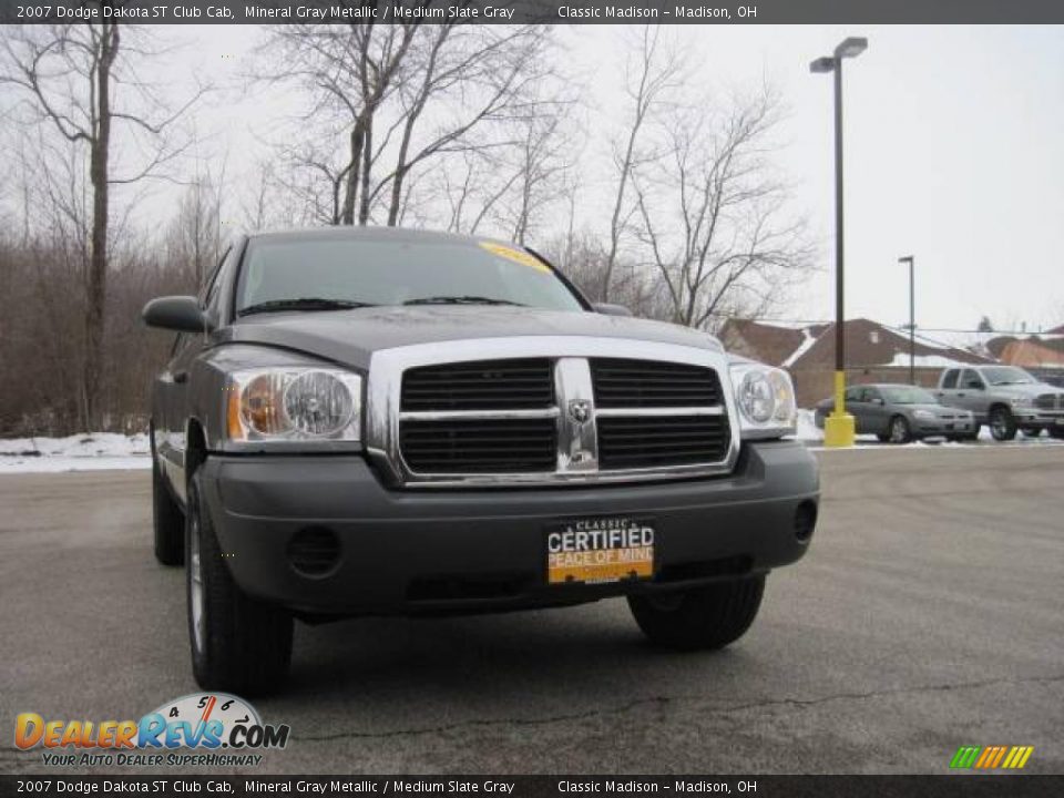 2007 Dodge Dakota ST Club Cab Mineral Gray Metallic / Medium Slate Gray Photo #2