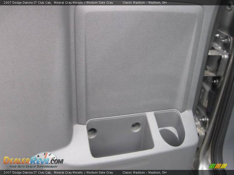 2007 Dodge Dakota ST Club Cab Mineral Gray Metallic / Medium Slate Gray Photo #16
