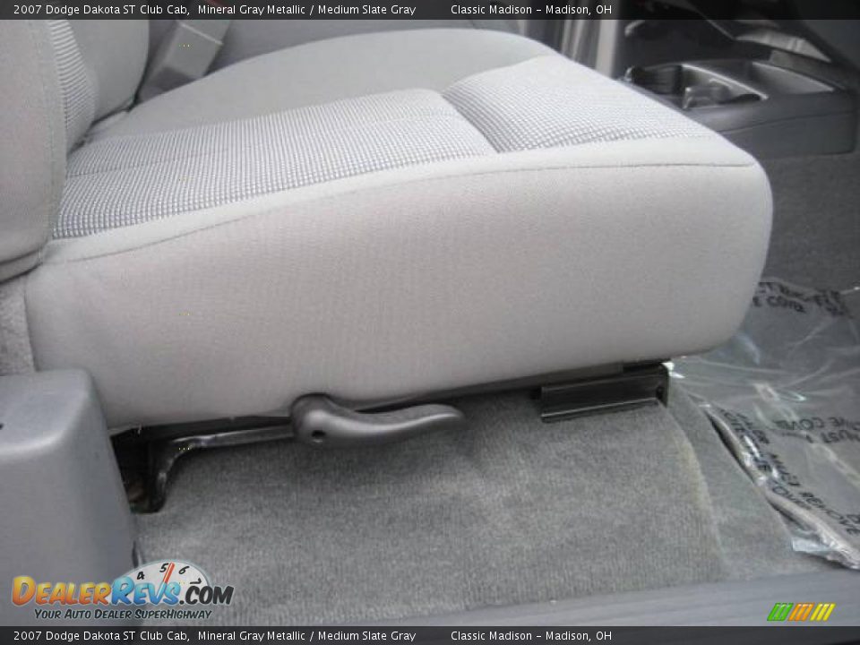 2007 Dodge Dakota ST Club Cab Mineral Gray Metallic / Medium Slate Gray Photo #19