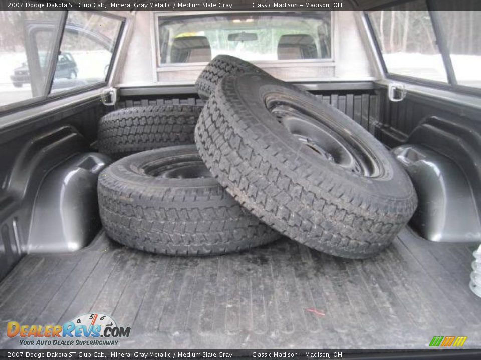 2007 Dodge Dakota ST Club Cab Mineral Gray Metallic / Medium Slate Gray Photo #28