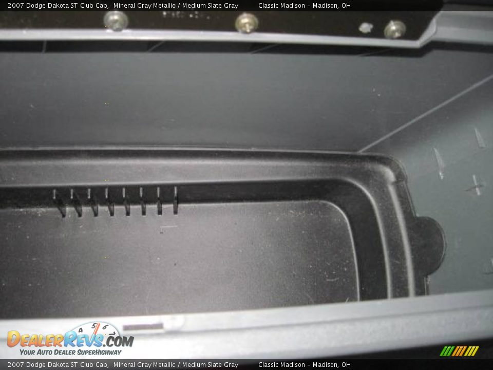 2007 Dodge Dakota ST Club Cab Mineral Gray Metallic / Medium Slate Gray Photo #30