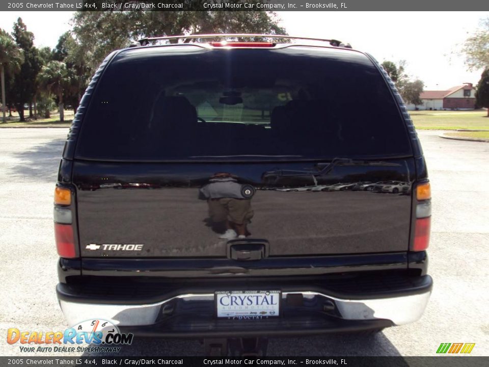 2005 Chevrolet Tahoe LS 4x4 Black / Gray/Dark Charcoal Photo #8