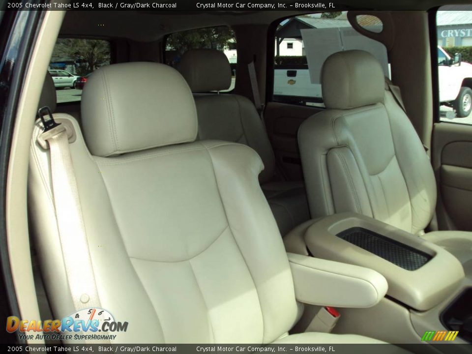 2005 Chevrolet Tahoe LS 4x4 Black / Gray/Dark Charcoal Photo #14