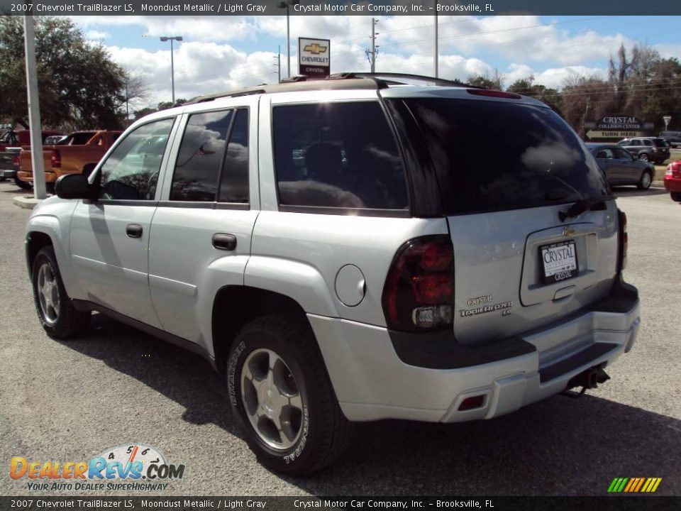 2007 Chevrolet TrailBlazer LS Moondust Metallic / Light Gray Photo #3