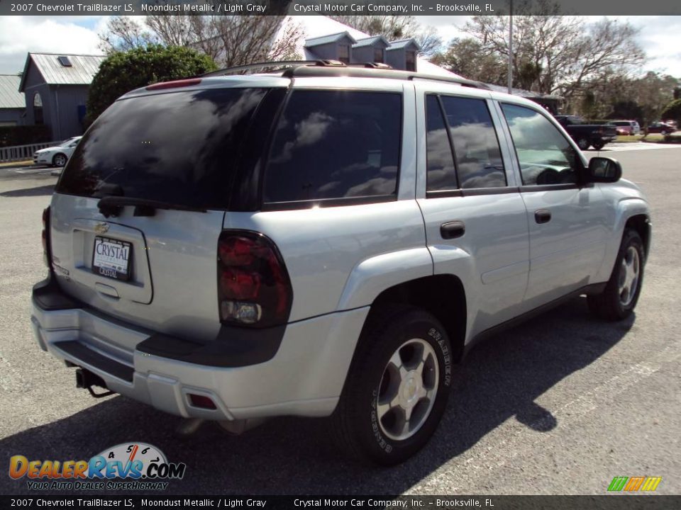 2007 Chevrolet TrailBlazer LS Moondust Metallic / Light Gray Photo #9