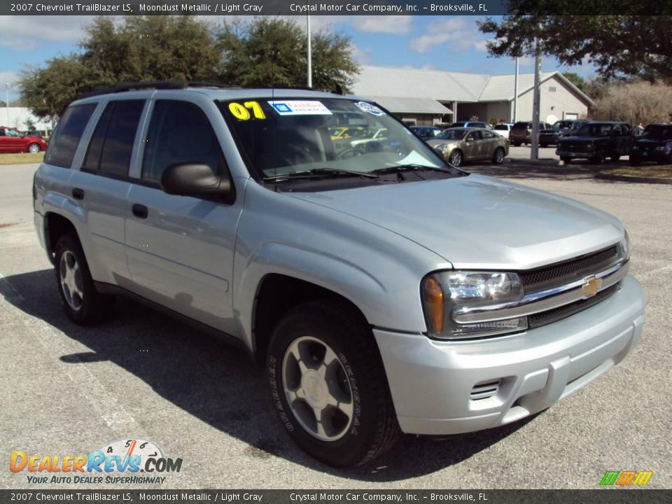 2007 Chevrolet TrailBlazer LS Moondust Metallic / Light Gray Photo #11