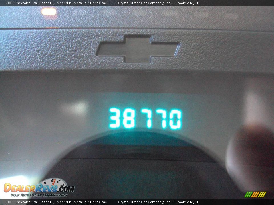 2007 Chevrolet TrailBlazer LS Moondust Metallic / Light Gray Photo #19