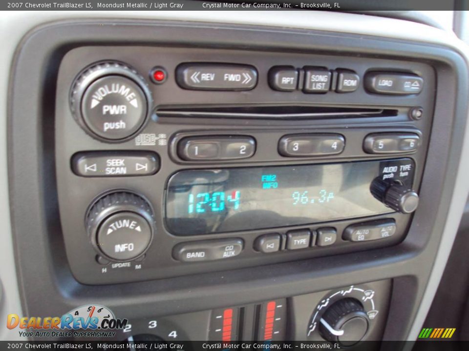 2007 Chevrolet TrailBlazer LS Moondust Metallic / Light Gray Photo #20