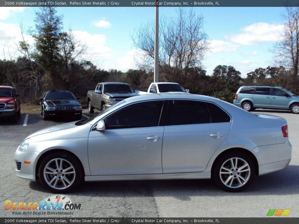 2006 Volkswagen Jetta TDI Sedan Reflex Silver Metallic / Grey Photo #2