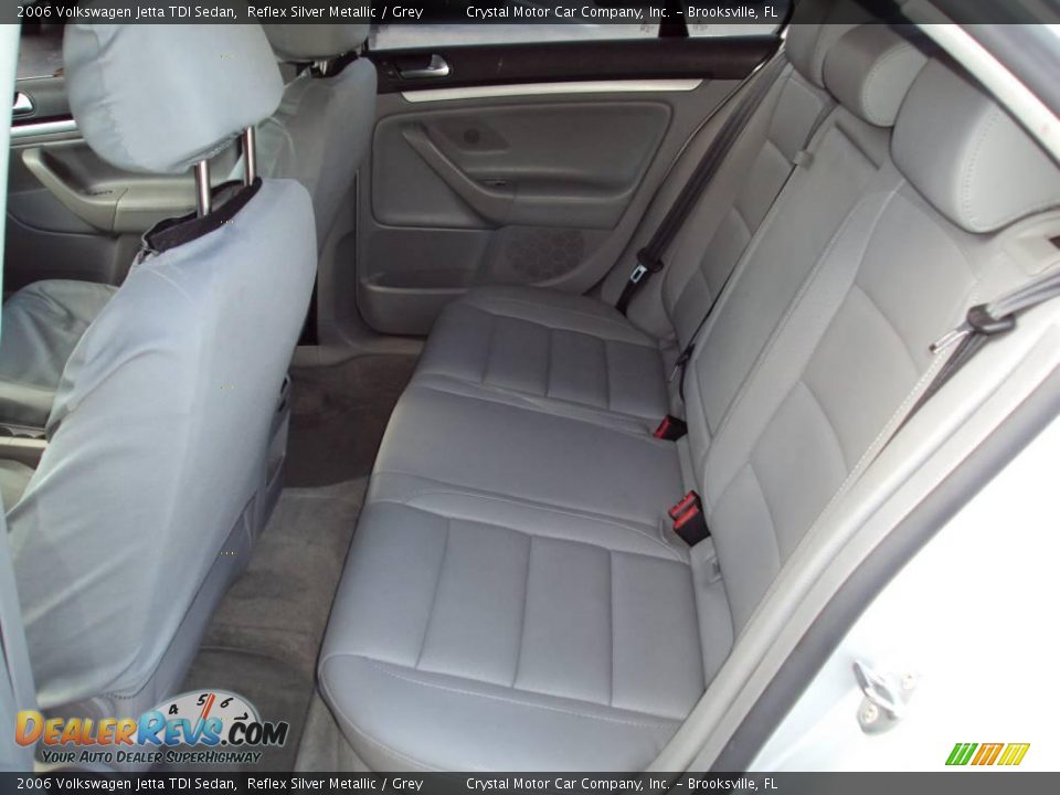 2006 Volkswagen Jetta TDI Sedan Reflex Silver Metallic / Grey Photo #5