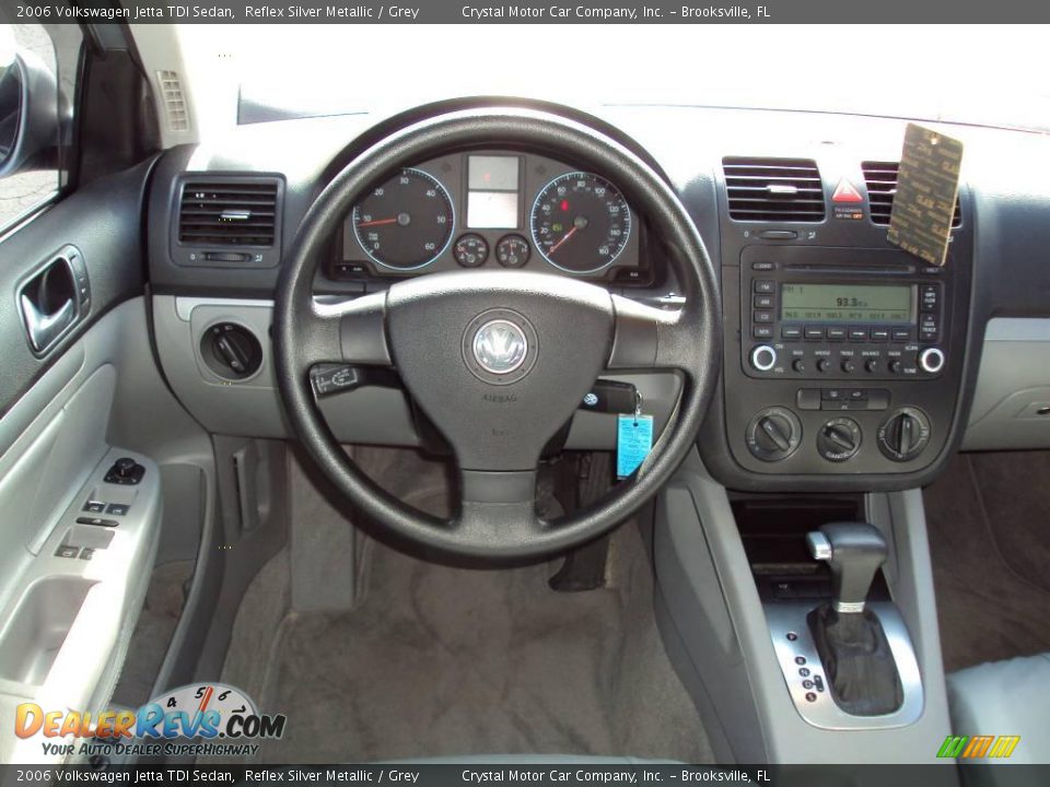2006 Volkswagen Jetta TDI Sedan Reflex Silver Metallic / Grey Photo #6