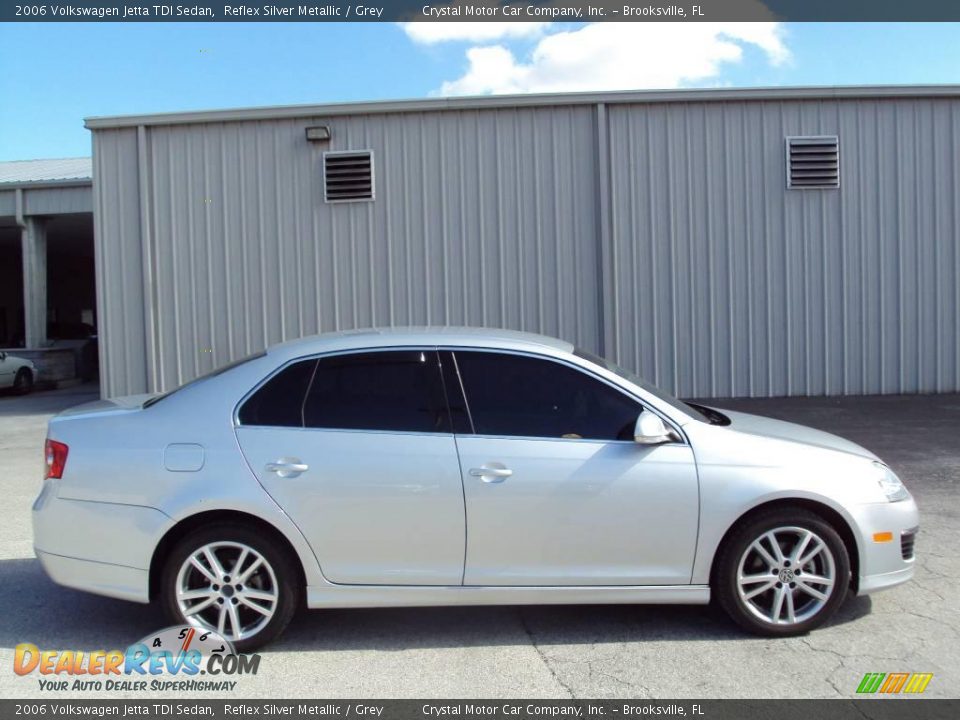 2006 Volkswagen Jetta TDI Sedan Reflex Silver Metallic / Grey Photo #9