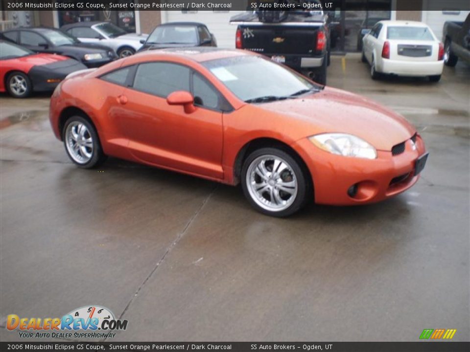 2006 Mitsubishi Eclipse GS Coupe Sunset Orange Pearlescent / Dark Charcoal Photo #2