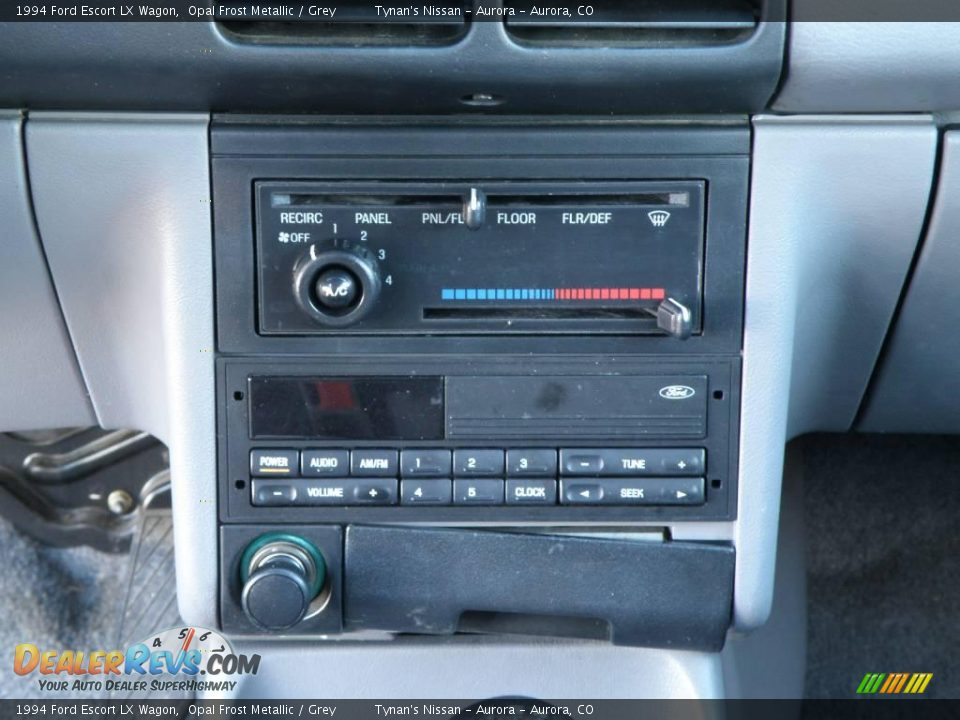 1994 Ford Escort LX Wagon Opal Frost Metallic / Grey Photo #11