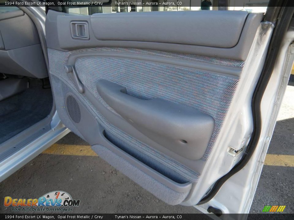 1994 Ford Escort LX Wagon Opal Frost Metallic / Grey Photo #14