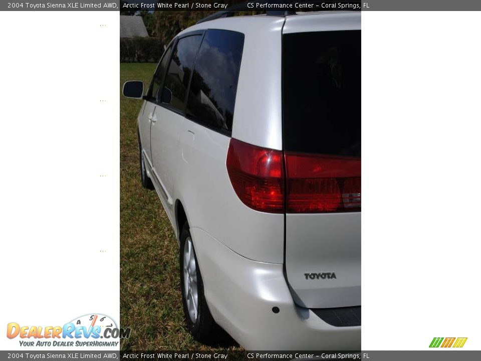 2004 Toyota Sienna XLE Limited AWD Arctic Frost White Pearl / Stone Gray Photo #13