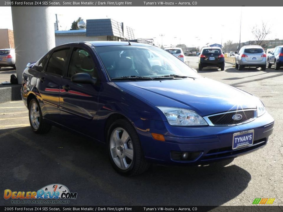 2005 Ford Focus ZX4 SES Sedan Sonic Blue Metallic / Dark Flint/Light Flint Photo #3
