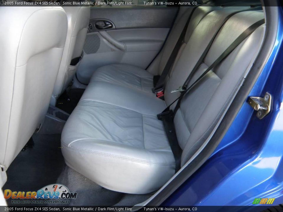 2005 Ford Focus ZX4 SES Sedan Sonic Blue Metallic / Dark Flint/Light Flint Photo #8