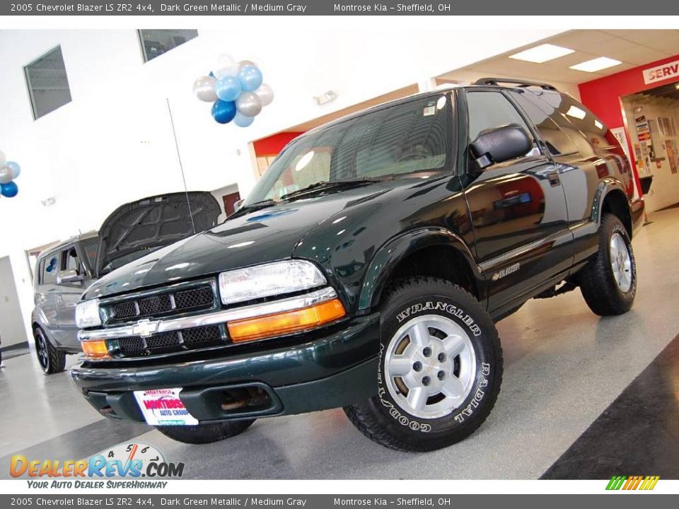2005 Chevrolet Blazer LS ZR2 4x4 Dark Green Metallic / Medium Gray Photo #2