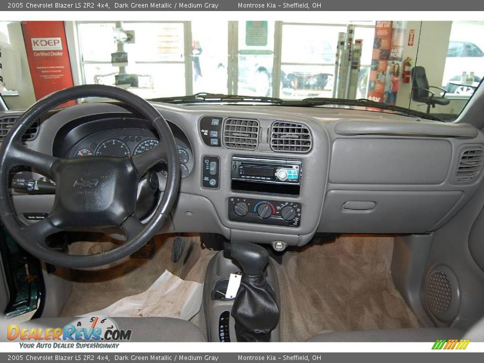 2005 Chevrolet Blazer LS ZR2 4x4 Dark Green Metallic / Medium Gray Photo #13
