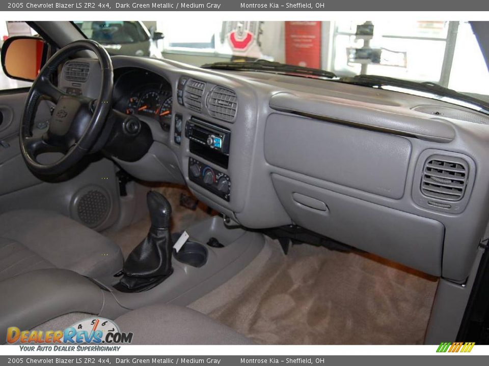 2005 Chevrolet Blazer LS ZR2 4x4 Dark Green Metallic / Medium Gray Photo #15